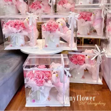Box Gấu Ôm Hoa