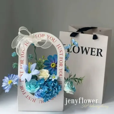 Giỏ Hoa Chữ – Món Quà Tinh Tế, Độc Đáo Gửi Trọn Yêu Thương Bền Đẹp Vĩnh Cửu